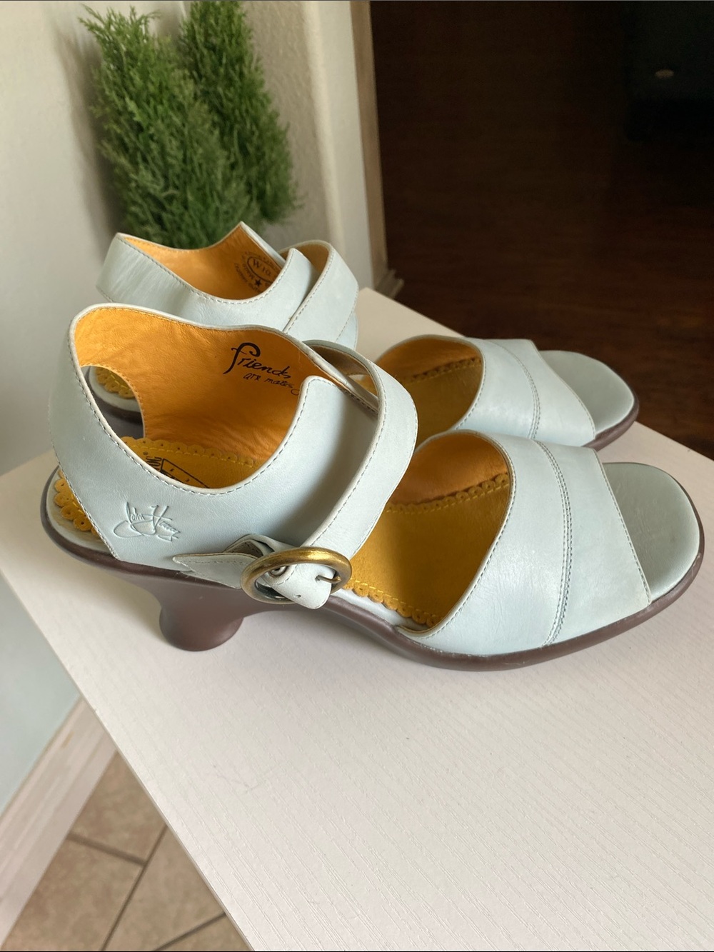 Fluevog Susana sandals in Sky Blue,  size 10.5